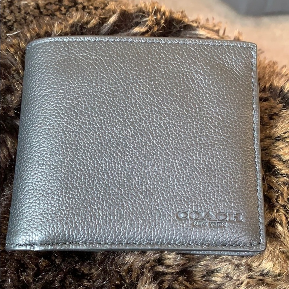 Coach wallet NWT